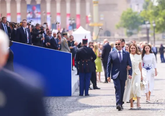 Malta Başbakanı Paris'te Bastille Günü Geçit Törenine Katıldı