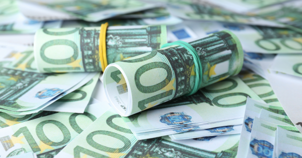 eCabs ve dört kişiyi dolandıran adama ertelenmiş hapis cezası