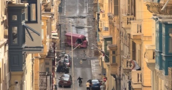 Valletta Sokakları Jason Statham'ın Kamyon Dublörüne Sahne Oldu