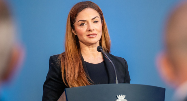 Yeşil Vaatler, Gri Gerçekler