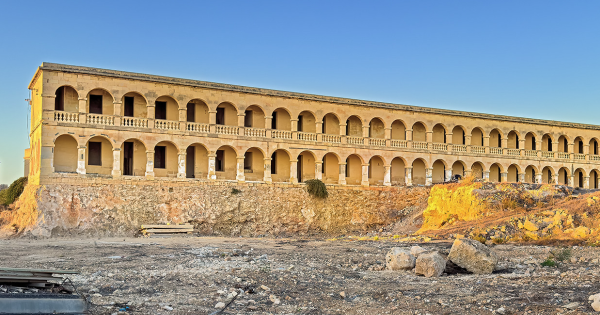 Avrupa Miras Kurumu'ndan Fort Chambray Kışlası Yıkımına Tepki