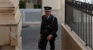 Polisi Keith Schembri'ye Götüren Dondurma Kutusu