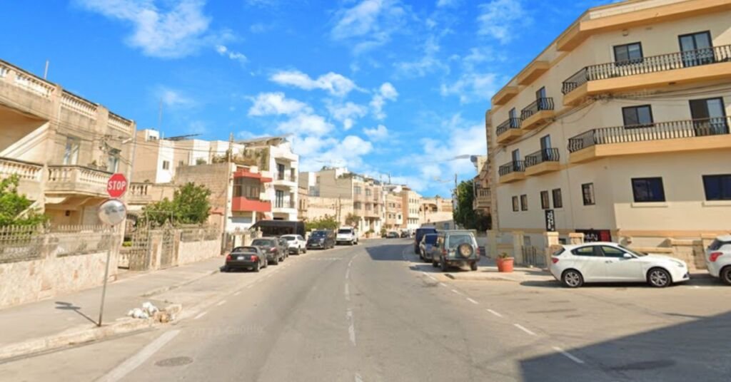 Mosta'da Barbekü Kazası: 50 Yaşındaki Adam Hayati Tehlikeyle Mücadele Ediyor