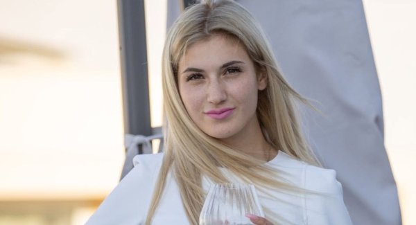 27 Yaşındaki İş Ortağı Monique Mizzi, 1 Milyon Euro Ödeyip Vergi Kaçırma Davasından Serbest Bırakıldı