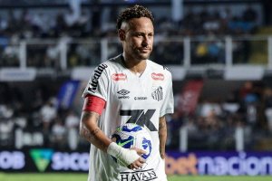 Santos kazandı ama Neymar rakip takım başkanından ağır sözler işitti: "Bu adam palyaço gibi davrandı"