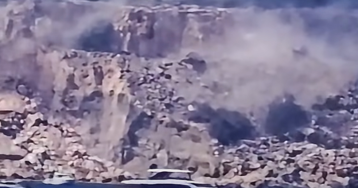 L-Aħrax'ta Kaya Formasyonu Çöktü