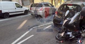 39 Yaşındaki Motorcu, Bormla'da Park Halindeki Araçla Çarpıştı