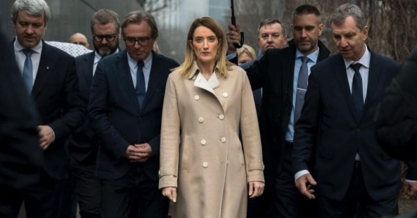 Avrupa Parlamentosu Başkanı Roberta Metsola, Varşova Ayaklanmasının 82. Yıldönümünü Anıyor