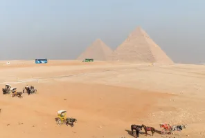 "Forever is Now" Sanat Sergisi Giza Piramitleri'ne Geri Dönüyor