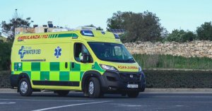 Żebbuġ'de Araç Bataryası Patladı: Şoför Hastaneye Kaldırıldı