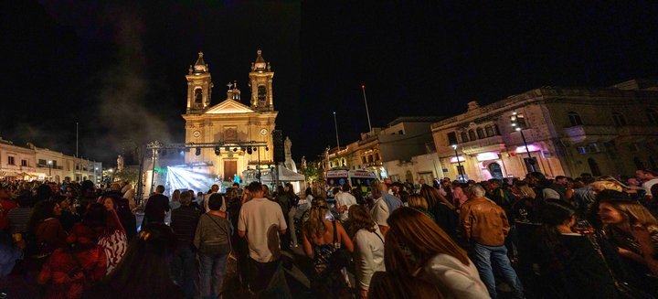 Bu Pazar Sannat Bira Festivali