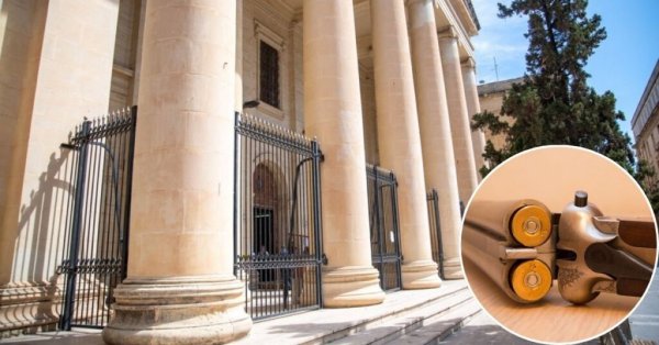 Birżebbuġa'lı 48 Yaşındaki Adam Partnerinin Oğlunu ve Kendisini Vurmakla Tehdit Etti