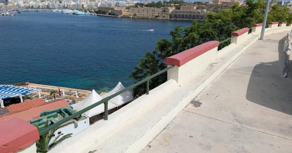 Valletta'da Tehlikeli Yaya Geçidi