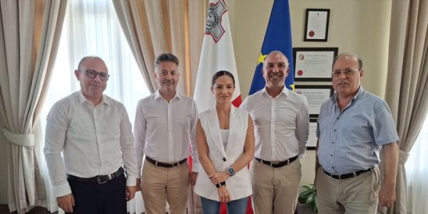 Gozo Ticaret Odası ve Enerji Bakanı Adadaki Güncel Sorunları Masaya Yatırdı