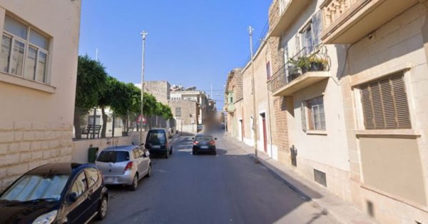 Gozo'da İş Kazası: Bir Buçuk Kattan Düşen 28 Yaşındaki İşçi Hayati Tehlike Atlatıyor