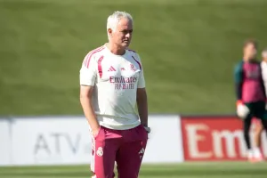 Mourinho'dan Rodri Mesajı: "Çok İyi Bir Teklif Yaptık Ama Kararsız Oyuncuları Transfer Edemeyiz"