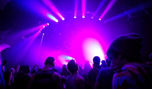 Festivalde esrar bulunması üzerine turist hapse atıldı