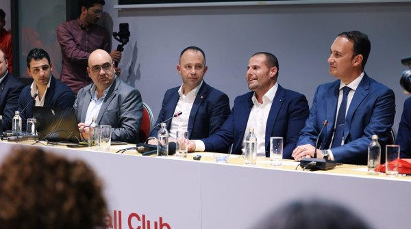 Pembroke Arazi Devrinin Geri Çevrilmesi İçin Dilekçe