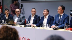 Pembroke Arazi Devrinin Geri Çevrilmesi İçin Dilekçe