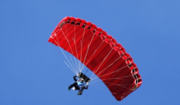 Paragliding kazasında bir kişi öldü, bir kadın hastaneye kaldırıldı