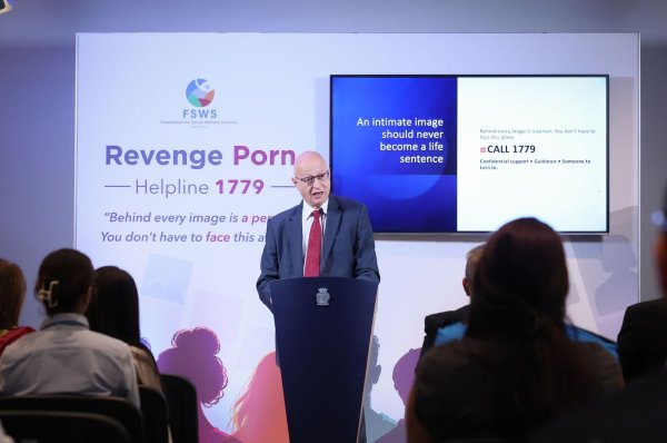 1779 hattı intikam pornosu mağdurları için başlatıldı