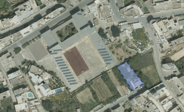 Geliştirici Xagħra'daki okul alanı için ayrılmış arsayı konut imarına almak istiyor