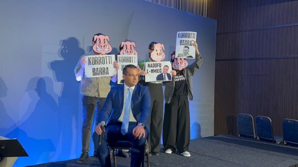 Aktivistler doğrudan eylemle İmar İdaresi CEO'su Johann Buttigieg'in görevden alınmasını istedi
