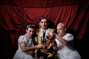 The Maids'i erkek oyuncular sahneleyecek