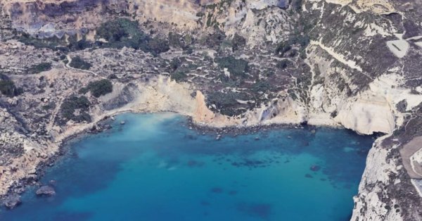 Malta ve Comino'da 28 Sahil Bölgesinde Kaya Düşmesi Riski: Yüzücülere ve Denizcilere Uyarı