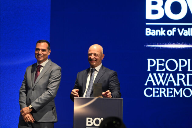 Bank of Valletta çalışanları