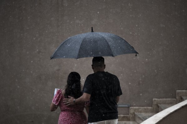 Malta'da şiddetli yağmur ve rüzgar nedeniyle elektrik kesintileri bildirildi