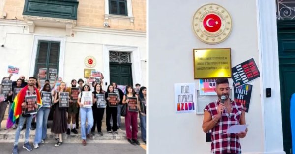 Malta'daki LGBTIQ+ grupları Türkiye'deki baskın ve tutuklamalar nedeniyle Türk Büyükelçiliği önünde toplandı