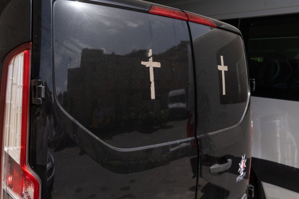 St Julian's bahçesinde ölü bulunan kişi
