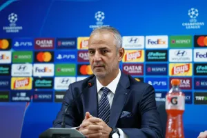 Fenerbahçe Başkanı Teknik Direktörün İstifasını Reddetti: "Kartal Yerinde Kalıyor"