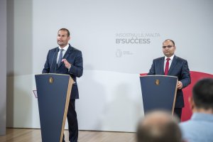 Malta'da açık keskin şekilde genişledi, harcama rekor vergi gelirini aştı
