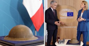 Roberta Metsola II. Dünya Savaşı Kanada Savaş Kaskını Başbakan Mark Carney'e Hediye Etti