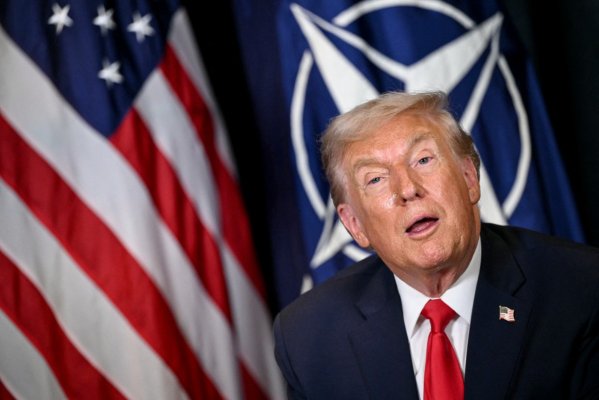 Yüksek Mahkeme Trump'ın posta oyu değişikliklerini engelledi