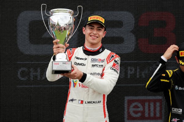 Jacob Micallef Silverstone'da ilk kez yarıştı ve GB3 tarihinin en unutulmaz yarışlarından birinde kazandı
