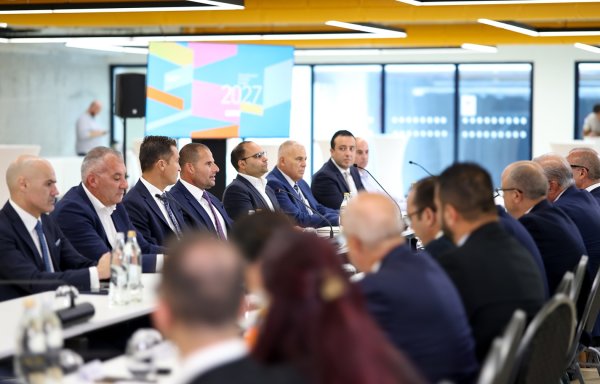 Robert Abela 2027 Bütçesi istişarelerine Gozo'da başladı