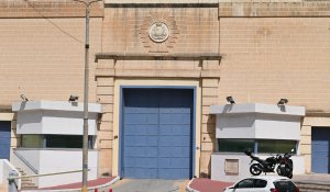 Mahkumlar Ħal Far'daki yeni binaya transfer edildi