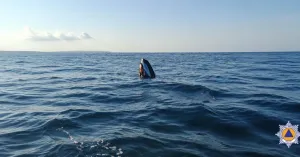 Pembroke Açıklarında Jet Ski Devrildi: İki Kişi Son Anda Kurtarıldı