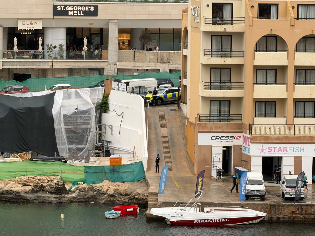 St Julian's açıklarında yamaç paraşütü kazasında turist öldü