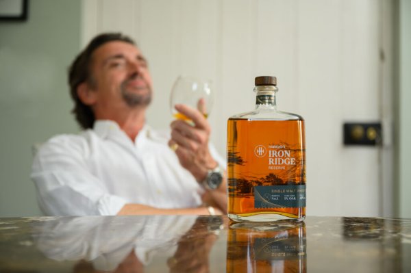 Richard Hammond ödüllü içki koleksiyonuyla Malta'ya geliyor