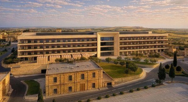 Seçim Arifesinde Hastane Tanıtımına 250 Bin Euro: Ortak Sahipli Şirketlere Usulsüz Doğrudan Sipariş