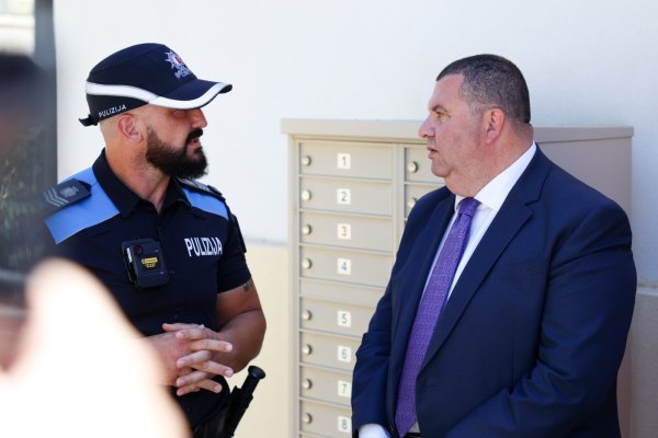 Bakan, Caruana Galizia suikast soruşturmalarında polise istenen tüm kaynakların sağlanacağını söyledi