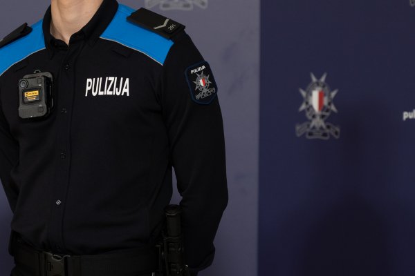 Sokağa çıkma yasağını sarhoş şekilde ihlal edip polise hakaret eden adam 8 ay hapis ve 1.500 euro para cezasına çarptırıldı