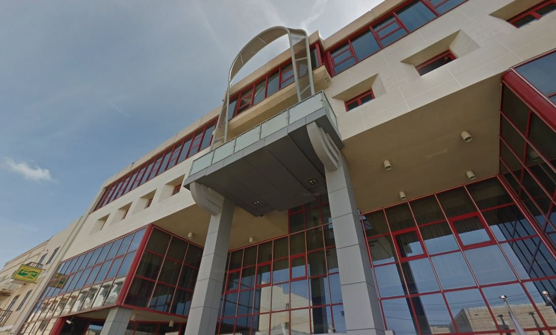 32 aday 12 üyelik için İşçi Partisi Ulusal Yürütme Kurulu'nda yarışıyor