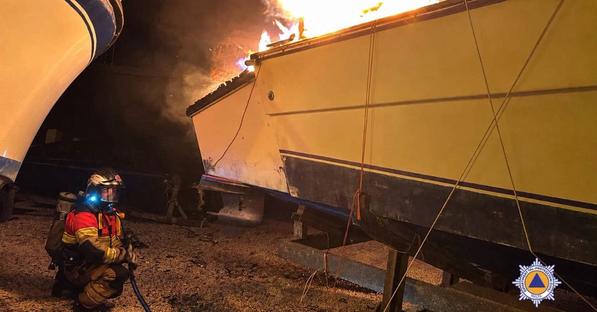 Marsaskala'da sabahın erken saatlerinde tekne alev aldı