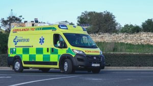 Marsa'da çarparak kaçma olayında adam ağır yaralandı