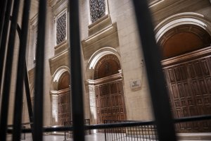 Mahkeme dolandırıcılık amaçlı kira sözleşmesi davasında adamı beraat ettirdi, savcılık kimliği ispatlayamadı